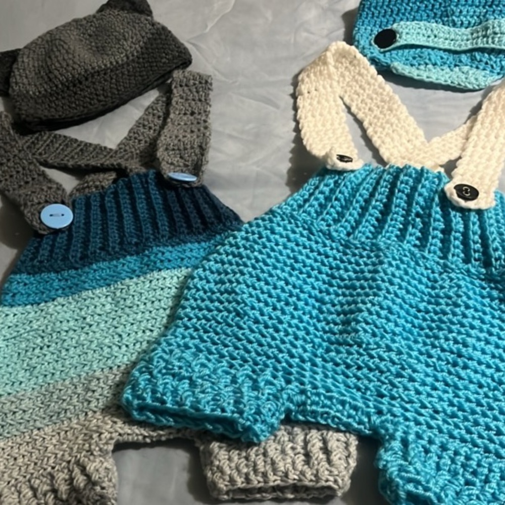 Bundle🚨 Baby colorful Romper with suspenders knitted by hand with matching hat